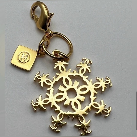 CHANEL Jewelry - CHANEL❄️Gold Snowflake Charm ❄️AUTHENTIC❄️Limited Edition❄️New❄️